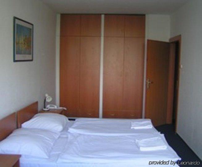 Romai Budapest Room photo